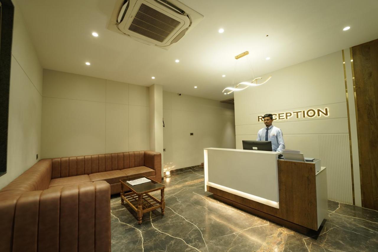 Hotel Laksh Rāipur Buitenkant foto